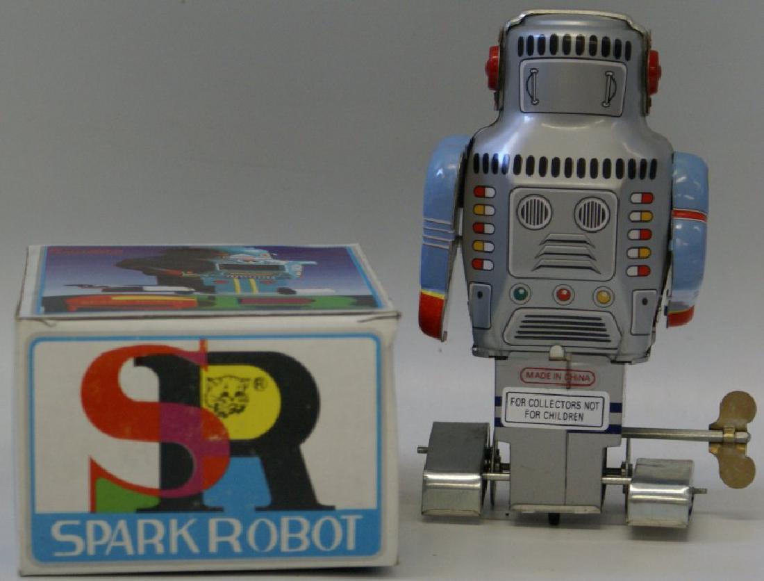 Tin Windup SPARK ROBOT Space Toy JMT36, mint in (1 of 2)