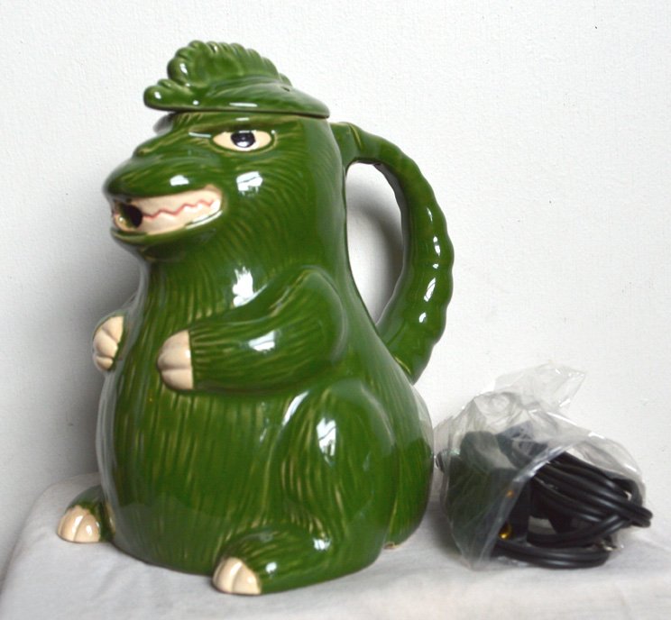 JAPANESE ZIAS GODZILLA ELECTRIC KETTLE (1 of 1)