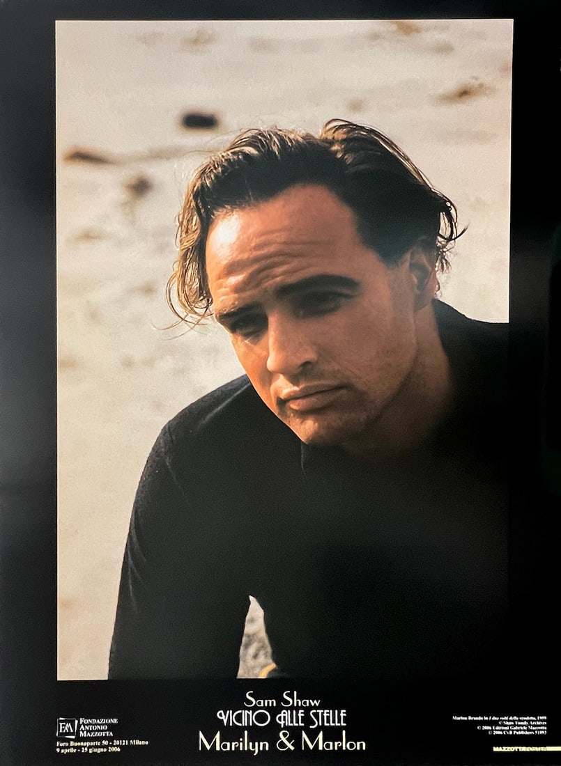 Sam Shaw - "Marlon Brando": Sam Shaw - "Marlon Brando". Reprint movie poster. 19.5 x 28. Creasing in the bottom. Good condition