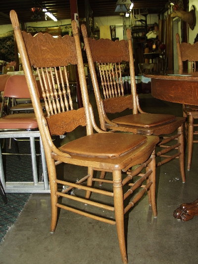 Round Oak Table - 4