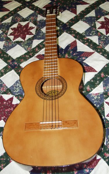 Jom Classical Guitar Model 2-A - Jan 14, 2006 | Ransberger Auction in TX