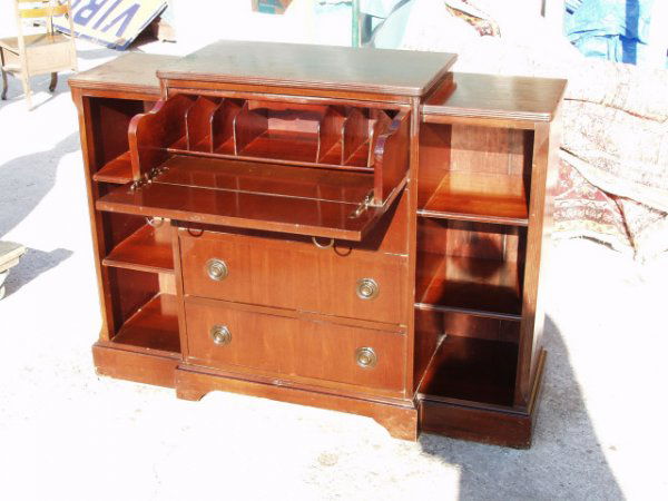 Duncan Phyfe Mahogany Butlers Desk: 47" long, 15" deep, 35" tall