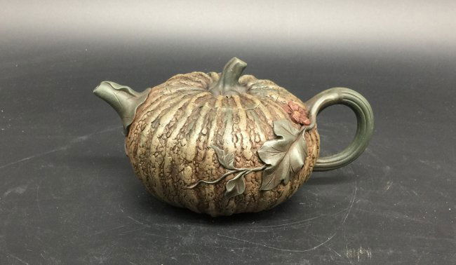 Chinese Yixing Zisha Teapot: Chinese Yixing Zisha Teapot. 7.5"x3.75"