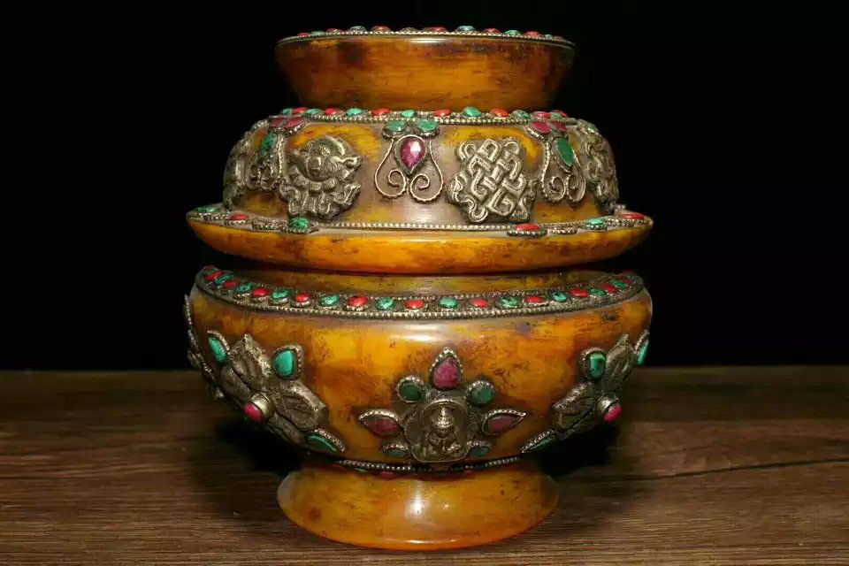 Antique Chinese Amber Inland Gem Jar (1 of 7)