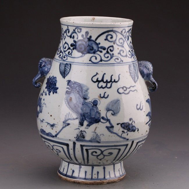 QING BLUE AND WHITE VASE WITH TWO ELEPHANT EARS (1 of 5)