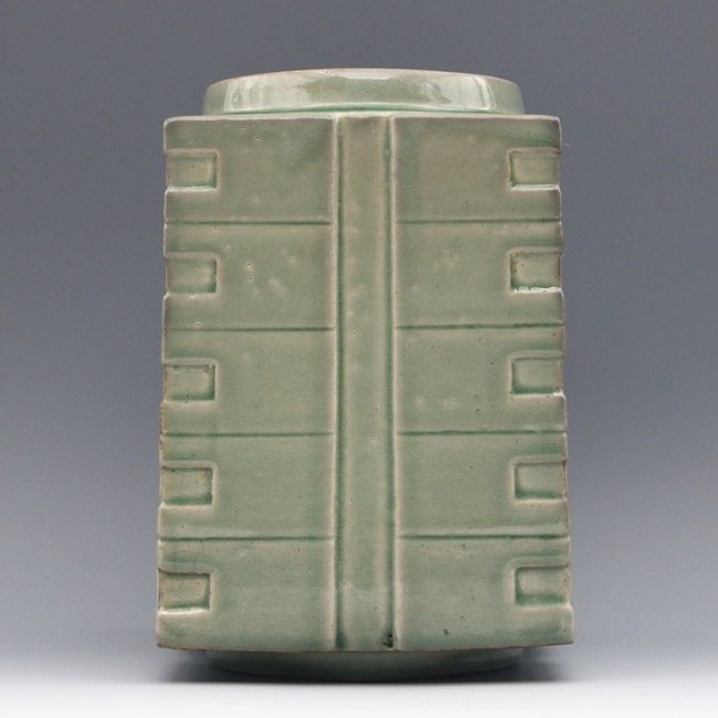 YUE YAO CELADON-GLAZED SQUARE VASE (1 of 4)