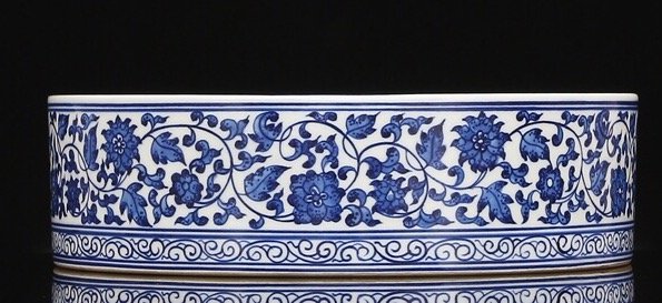 Chinese Blue and White Washer: Chinese Blue and White Washer. Mark Daqing Qianlong. 9.25"x2.75"