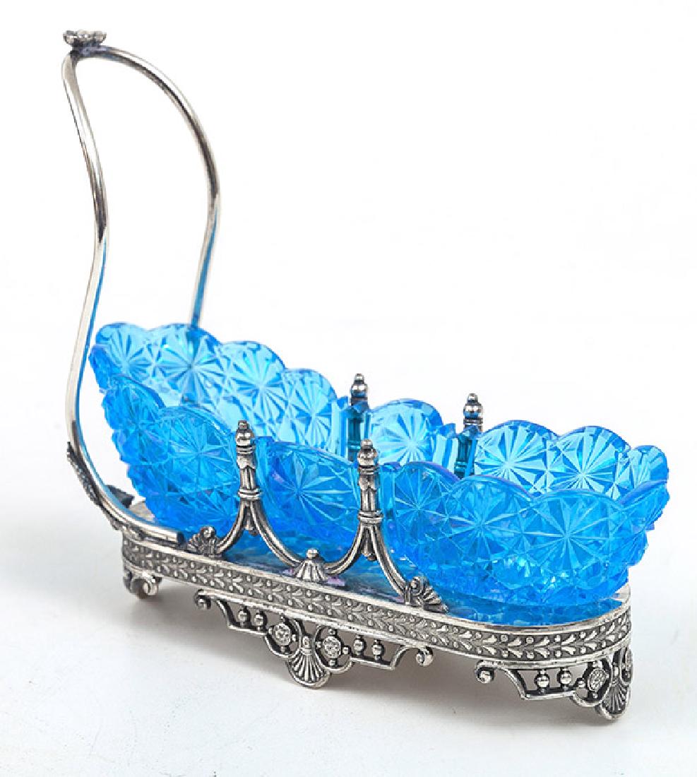 Daisy & Button Sauce in Plated Holder (1 of 8)