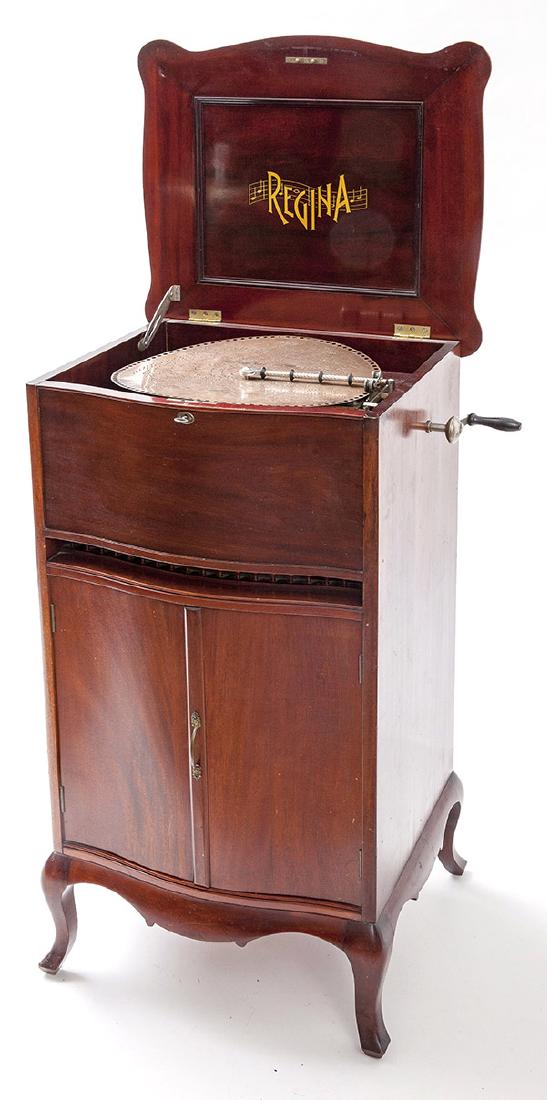 Regina Double Comb Floor Model Music Box (1 of 10)