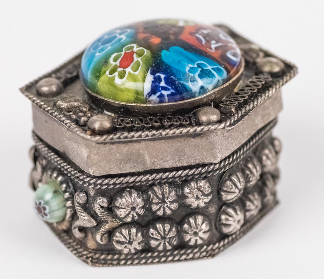 Chinese Silver Snuff Box (1 of 9)