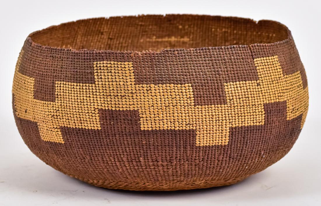 9 1/2' Klanath/Hupa California Native American Basket (1 of 8)