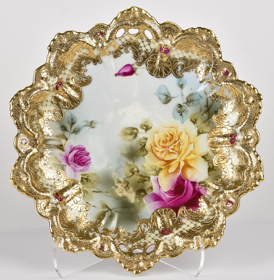 Nippon Leaf Form Plate with Heavy Gold Decoration (1 of 3)