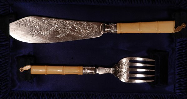 ENGLISH ANTIQUE FISH KNIFE & FORK SET IN ORIGINAL  - 3