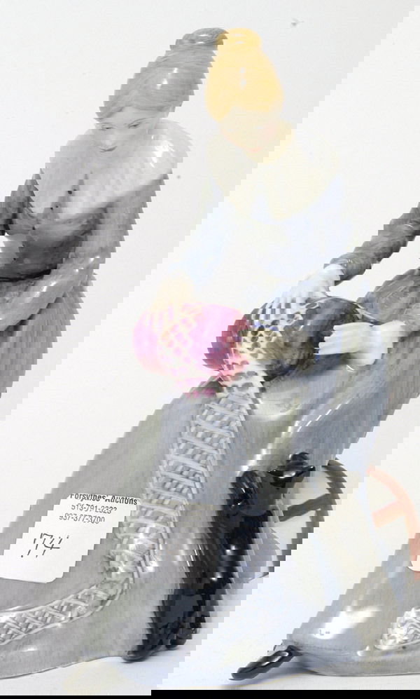 74 Royal Doulton "Dorothy" Figurine HN3098