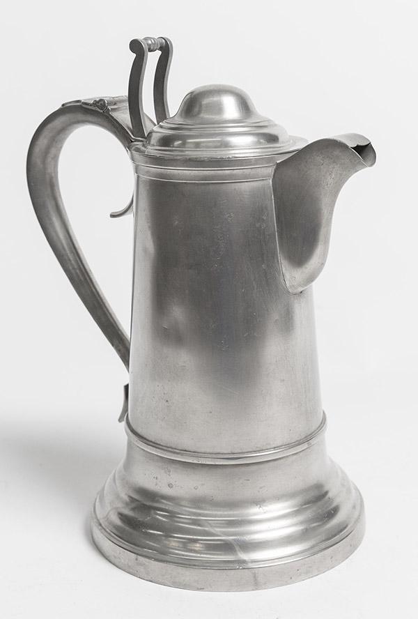 Fine Pewter Flagon (1 of 5)