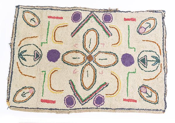 Older Hooked Rug (1 of 7)