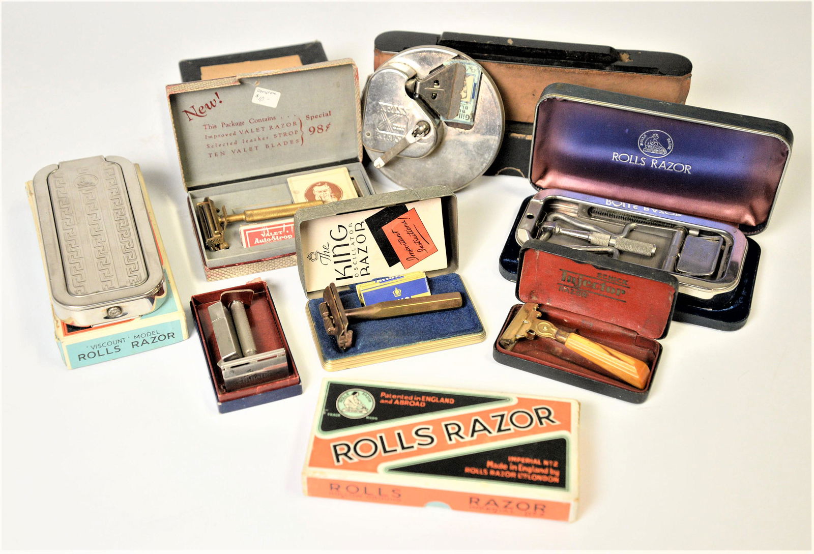 Boxed Safety Razors & Razor Strops (1 of 13)