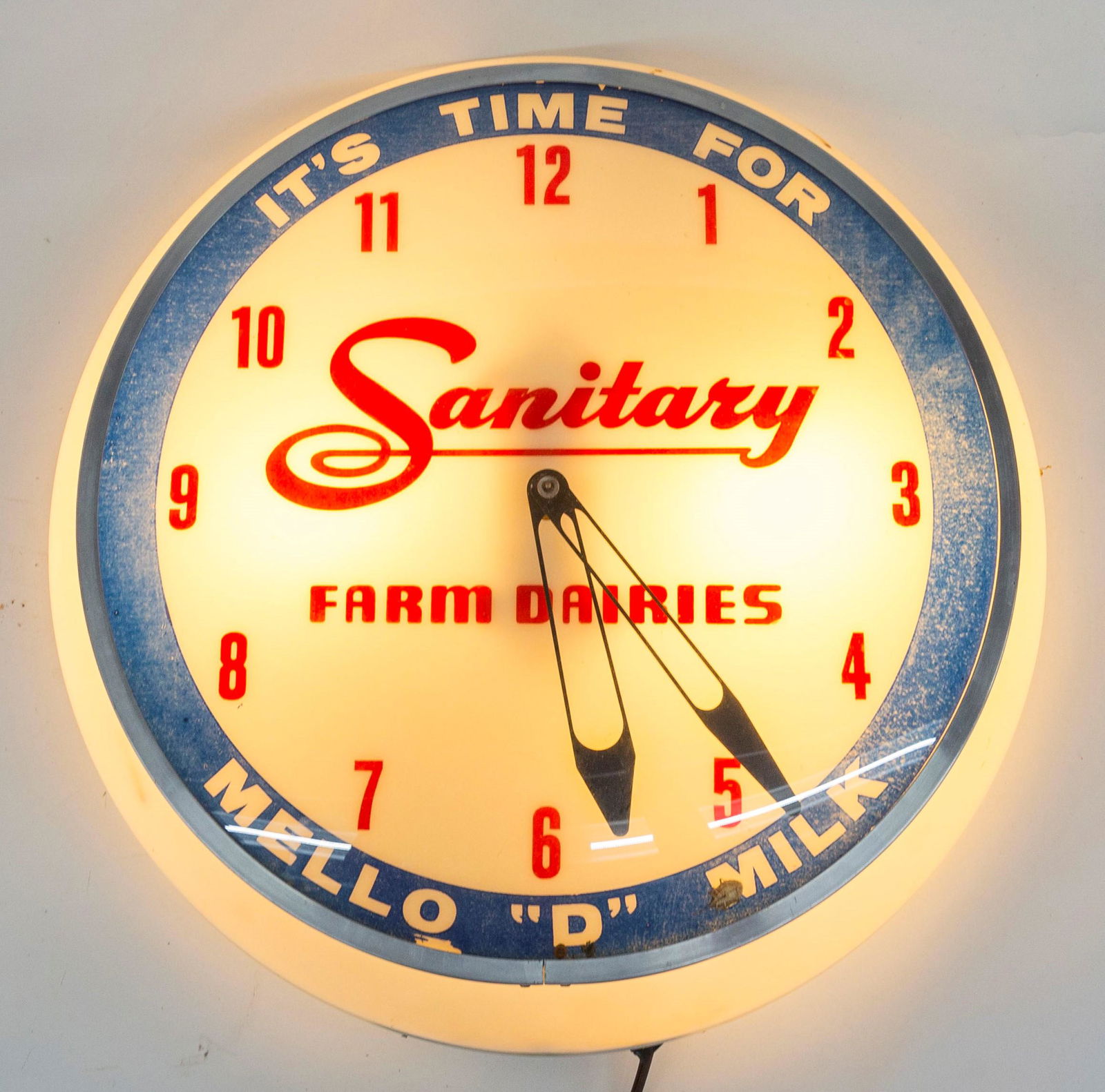 Sanitary Farm Dairies Lighted Clock (1 of 9)