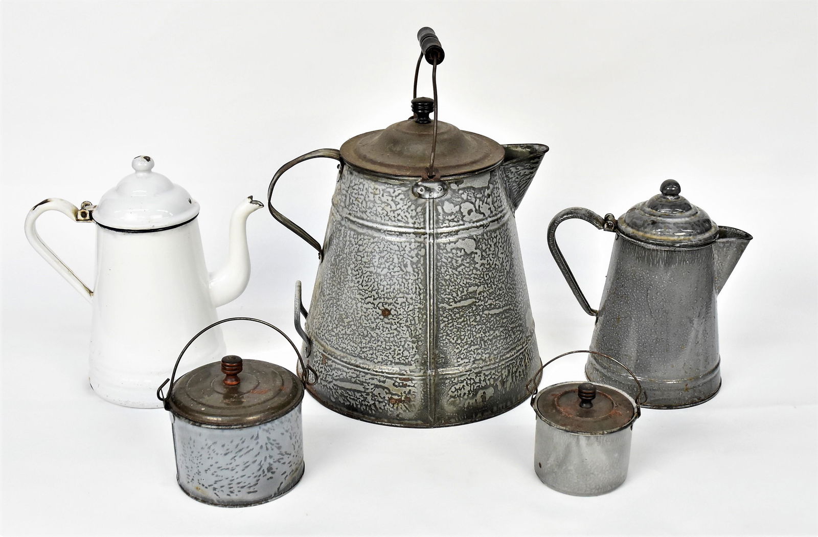 Lot of Early Graniteware (1 of 10)