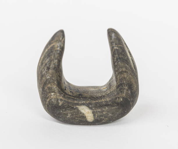 Native AmericanLunate Bannerstone (0078) on Dec 09, 2021 Forsythes' Auctions, LLC in OH