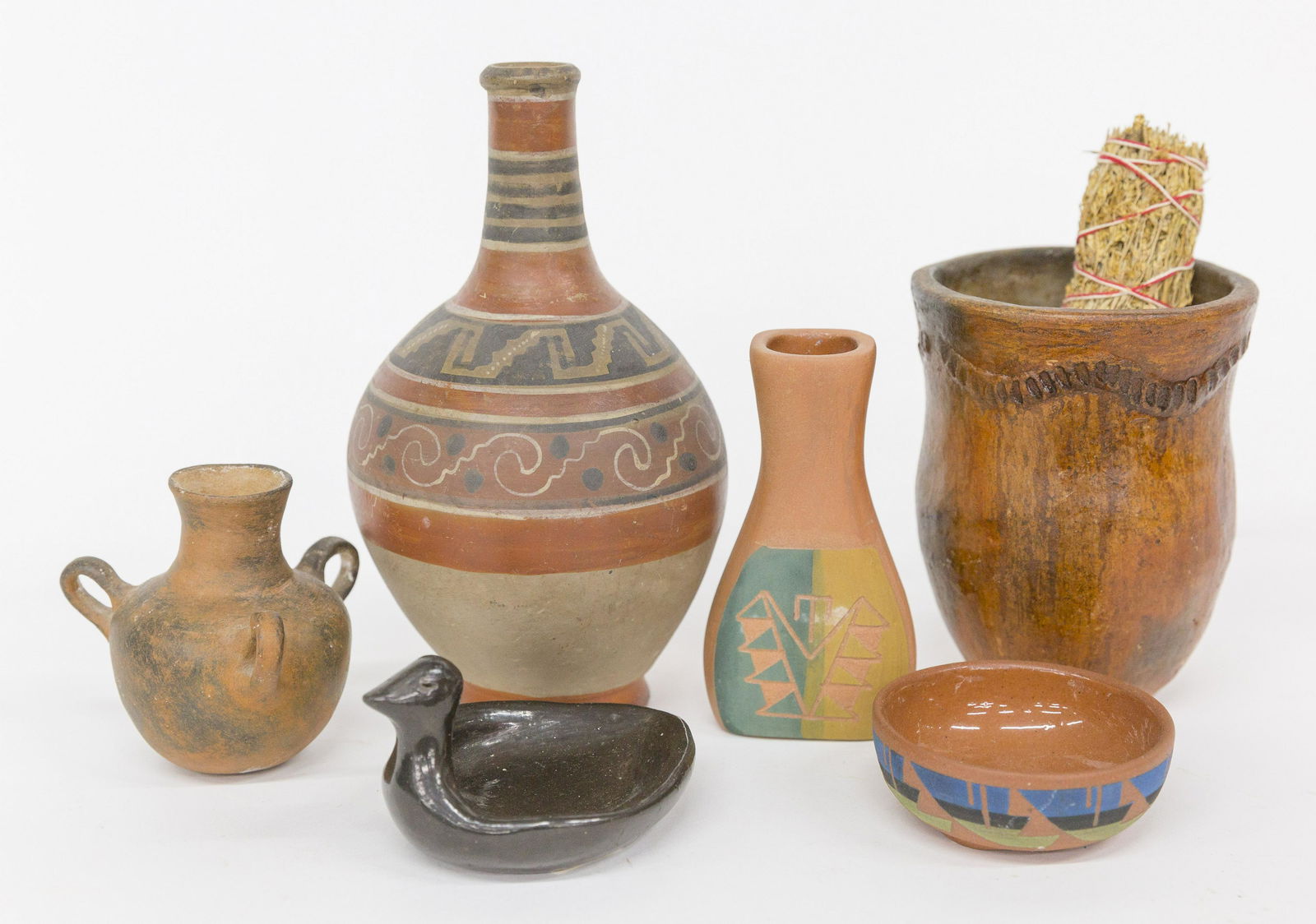 Native American Pottery Lot (1 of 8)