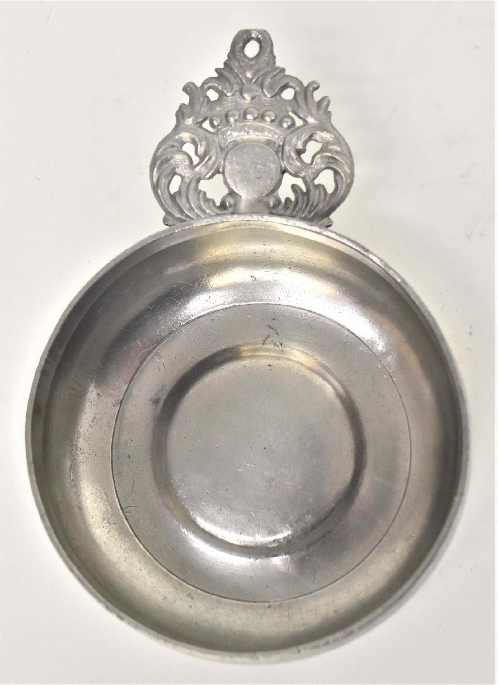 Crown Handle Pewter Porringer (1 of 5)