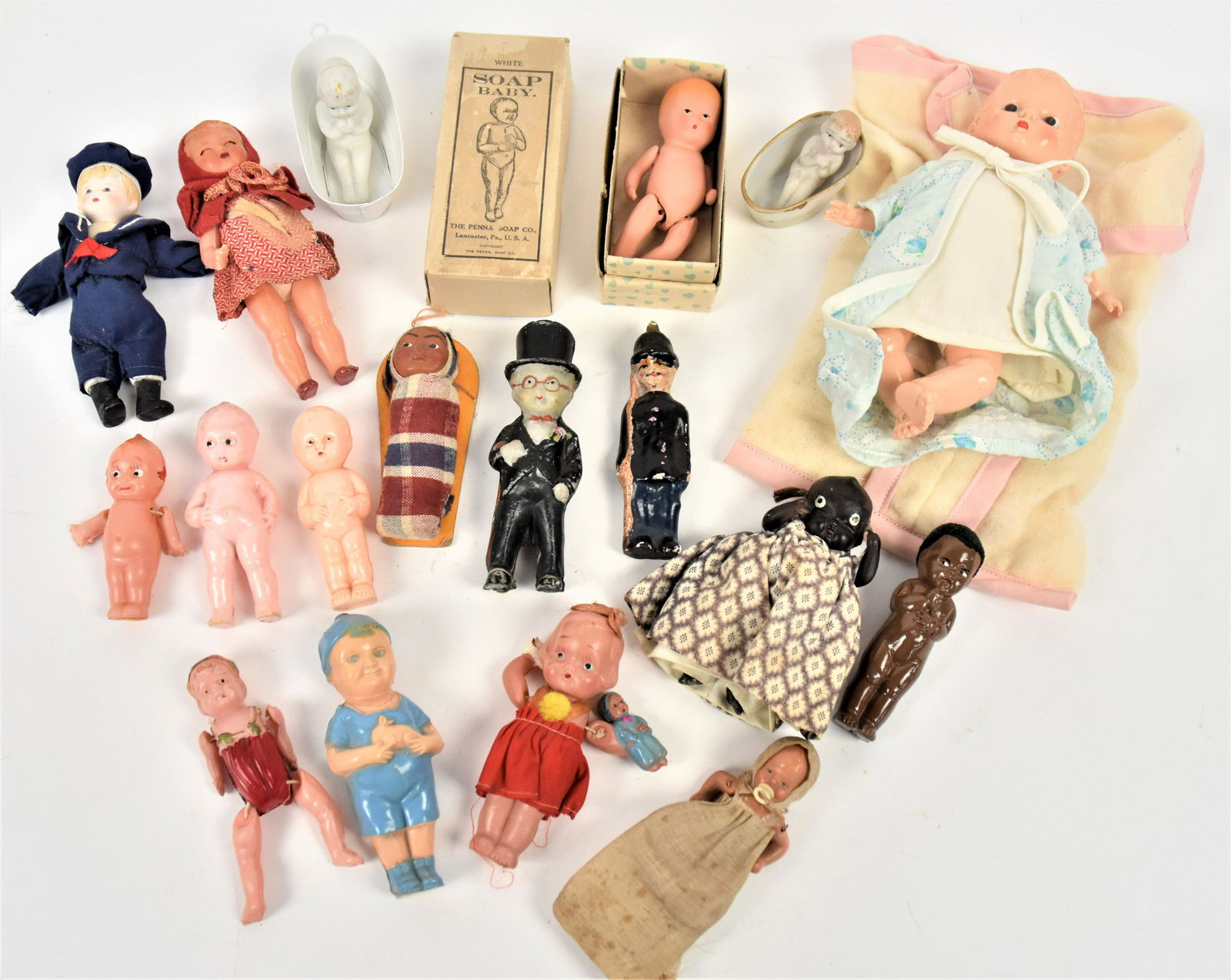 Mixed Doll Lot (1 of 8)