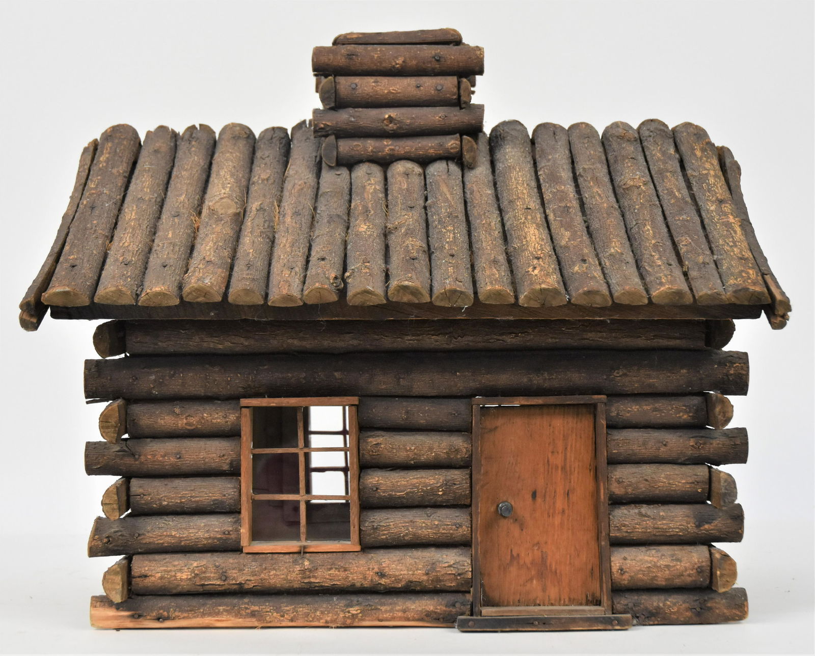 Log Cabin Doll House (1 of 7)