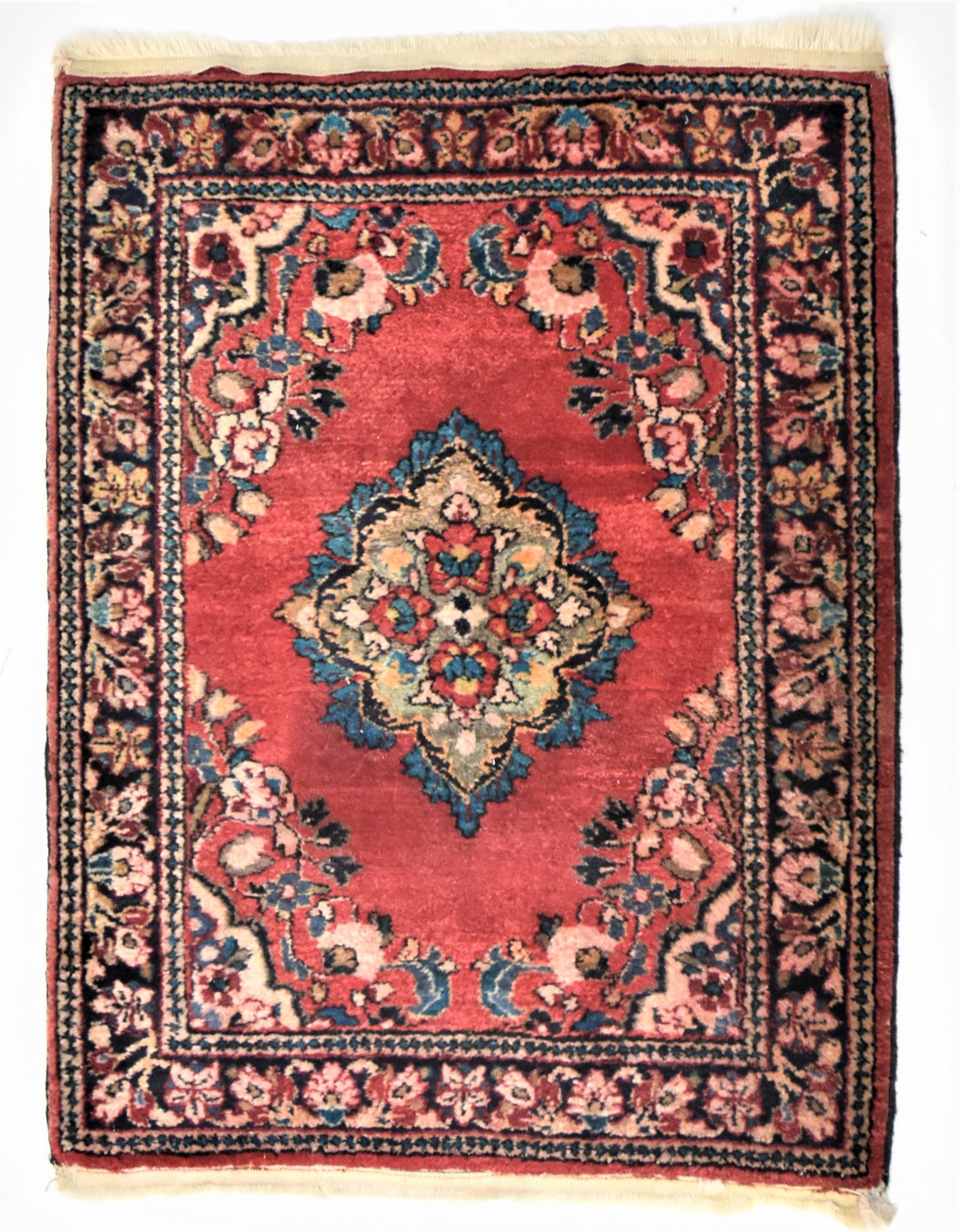 Persian Area Rug: Hand woven Sarouk 22 1/2 x 31". Condition VG.