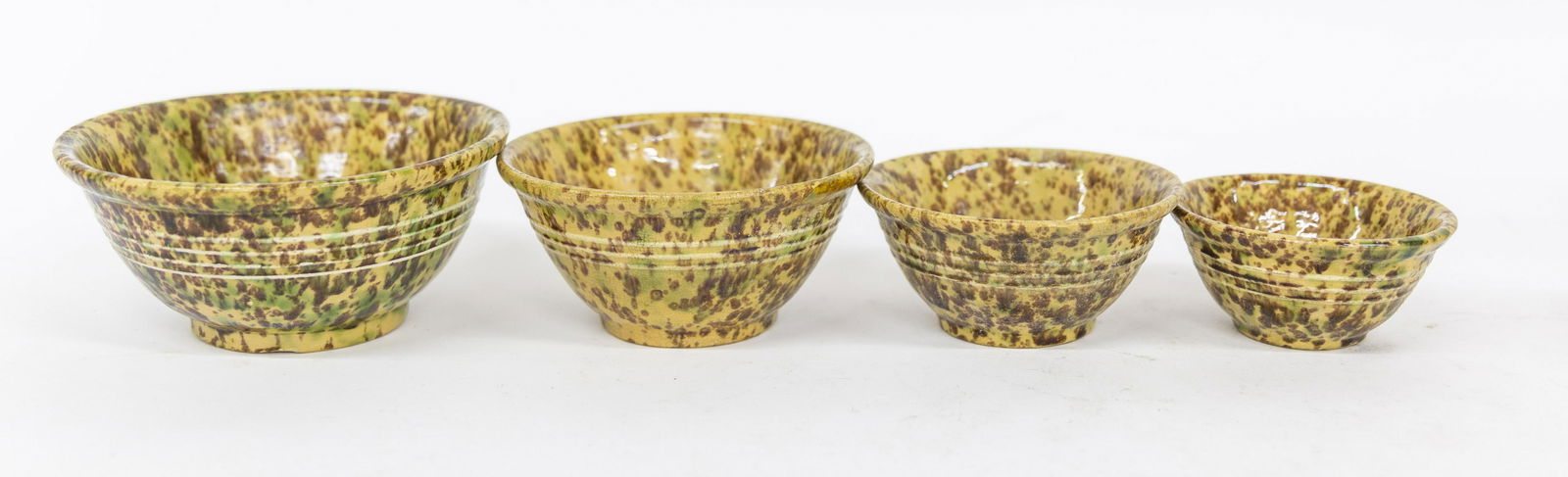 Nest of Sponge Decorated Bowls (1 of 12)