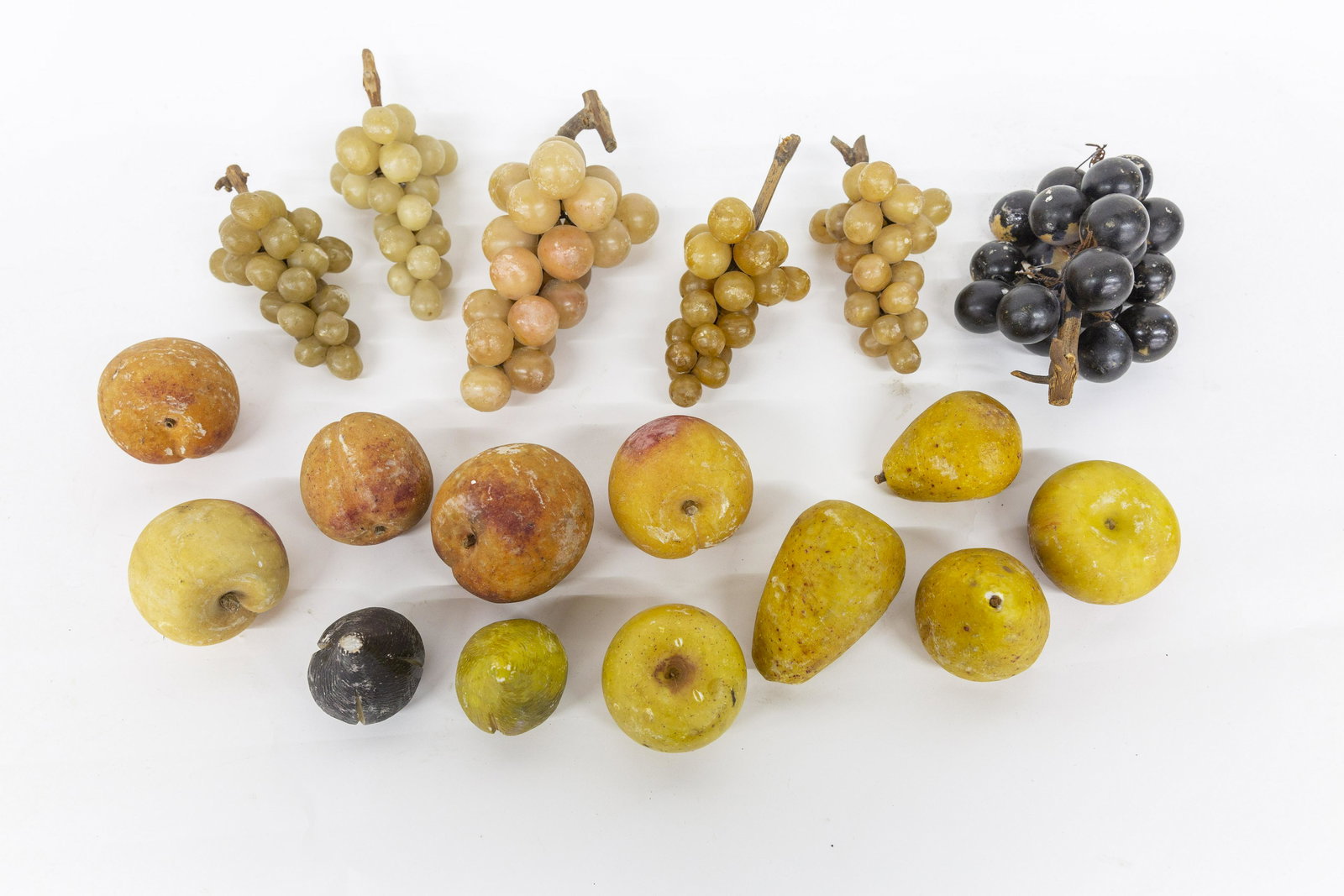 Lot of Victorian Stone Fruit (1 of 4)