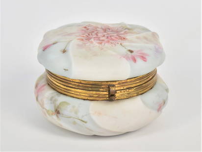 Wavecrest Helmsmeid Swirl Dresser Box: Decorated with mums, 3 1/2" Hx 5" Dia, unmarked in good condition
