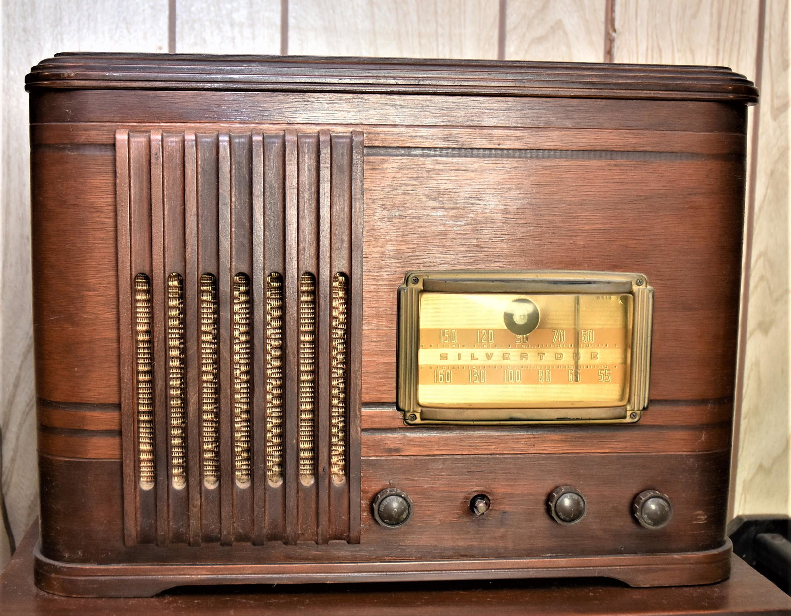Silvertone Table Top Wood Case Radio: Fine Walnut Case with tuner and speaker, 1 knob missing otherwise good condition,