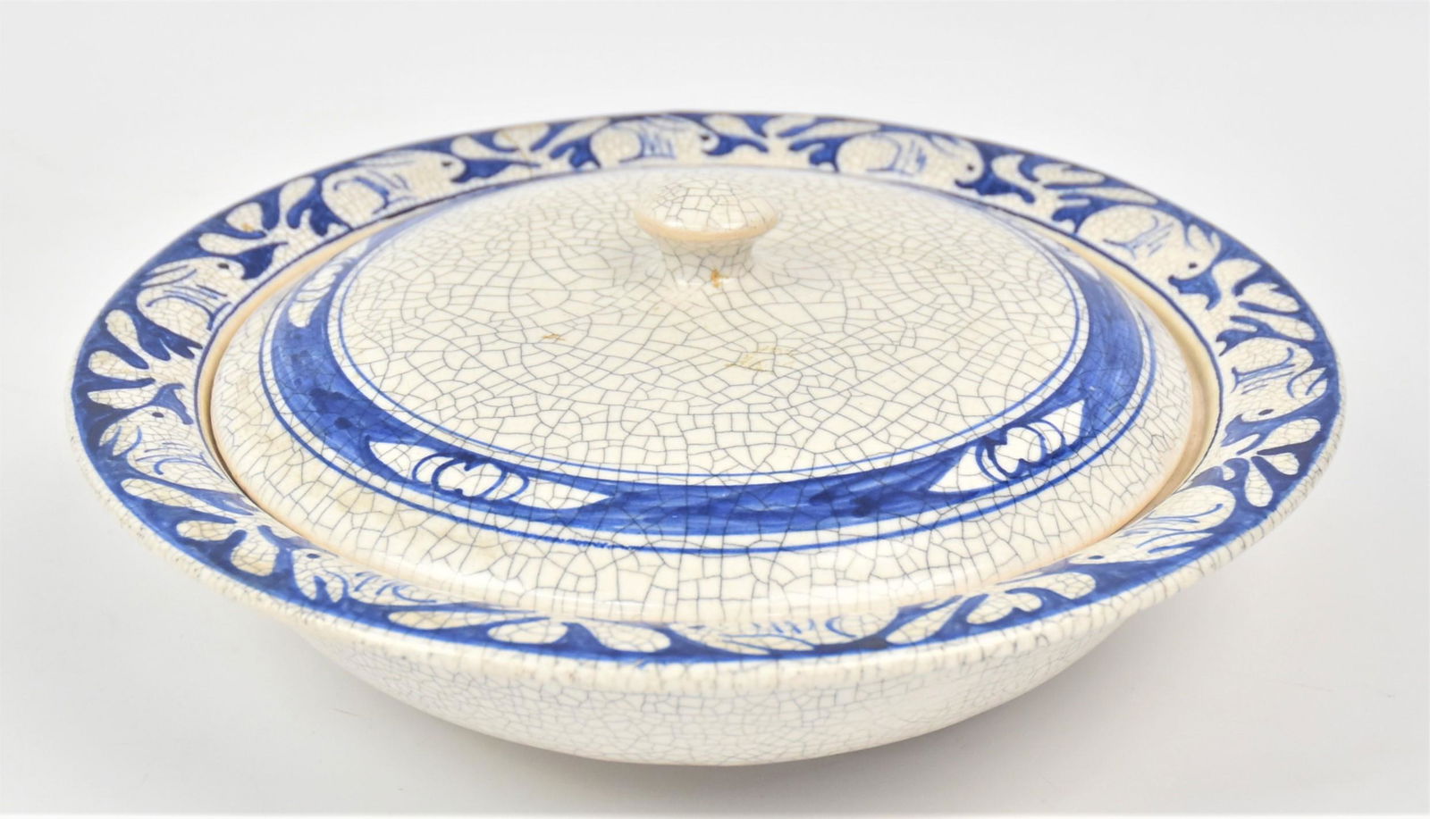 Scarce Dedham Pottery Rabbit Covered Dish (1 of 8)