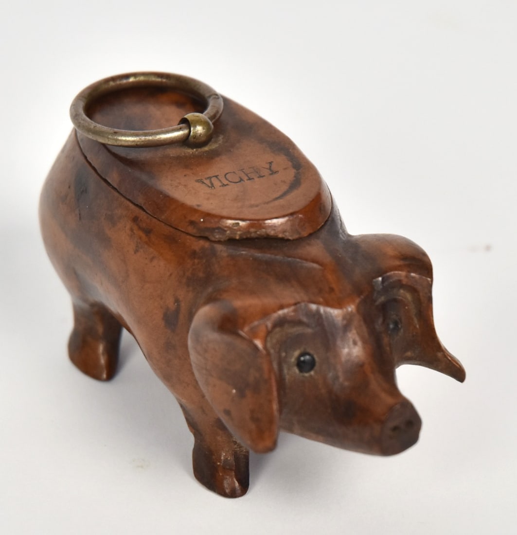 Outstanding Carved Figural Snuff Box (1 of 5)