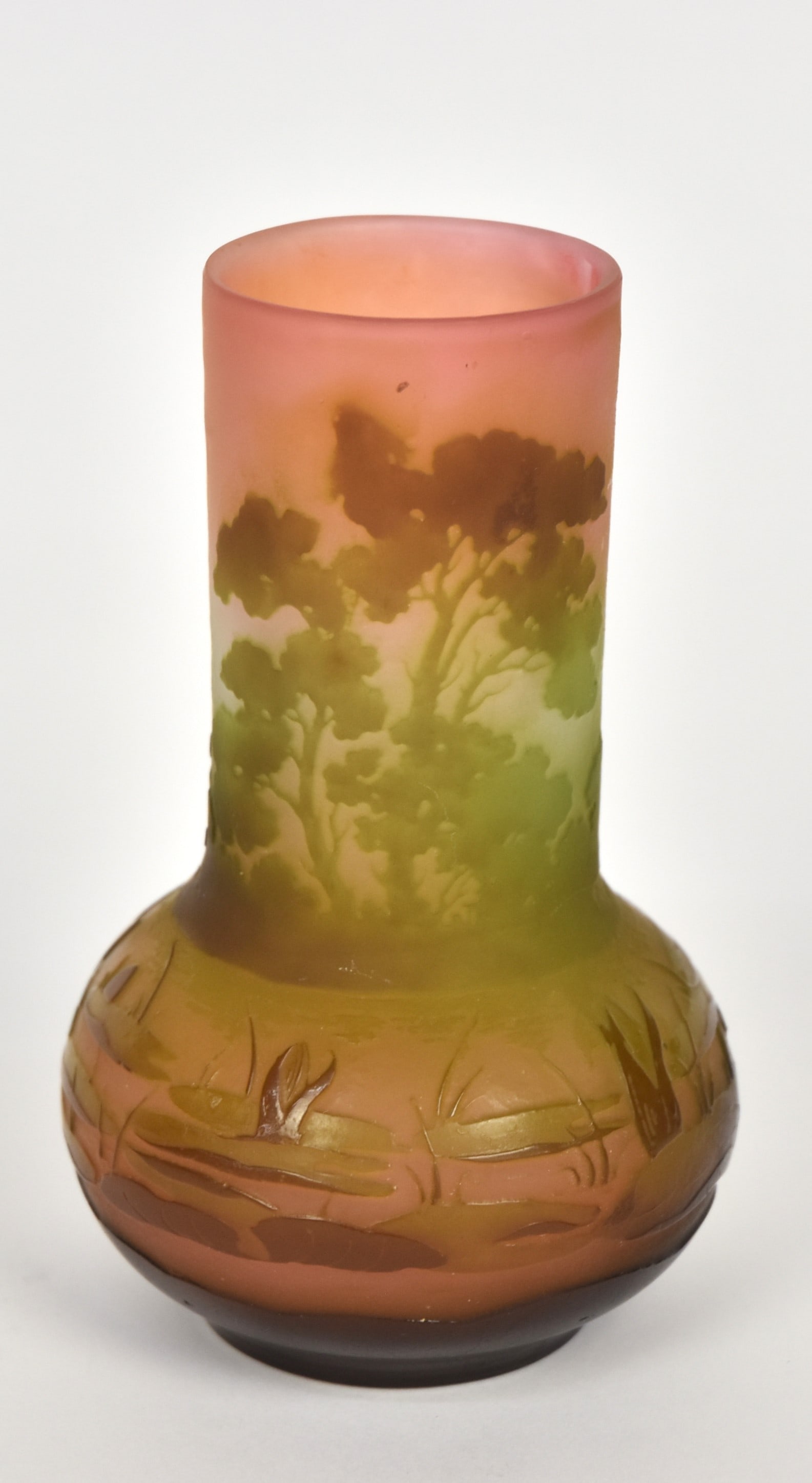 Galle cameo scenic cabinet vase (1 of 7)