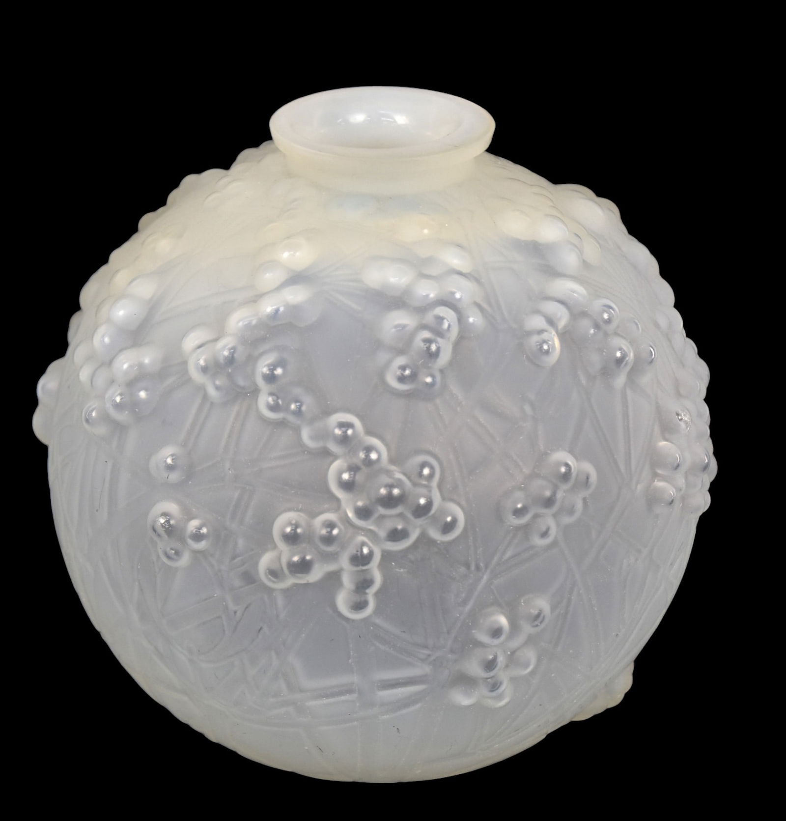 Lalique "Druide" Opalesent Vase (1 of 7)