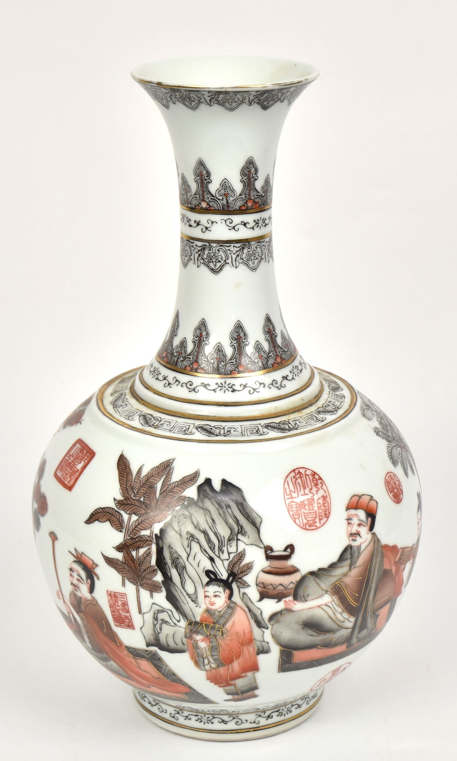 Chinese Porcelain Vase (1 of 16)