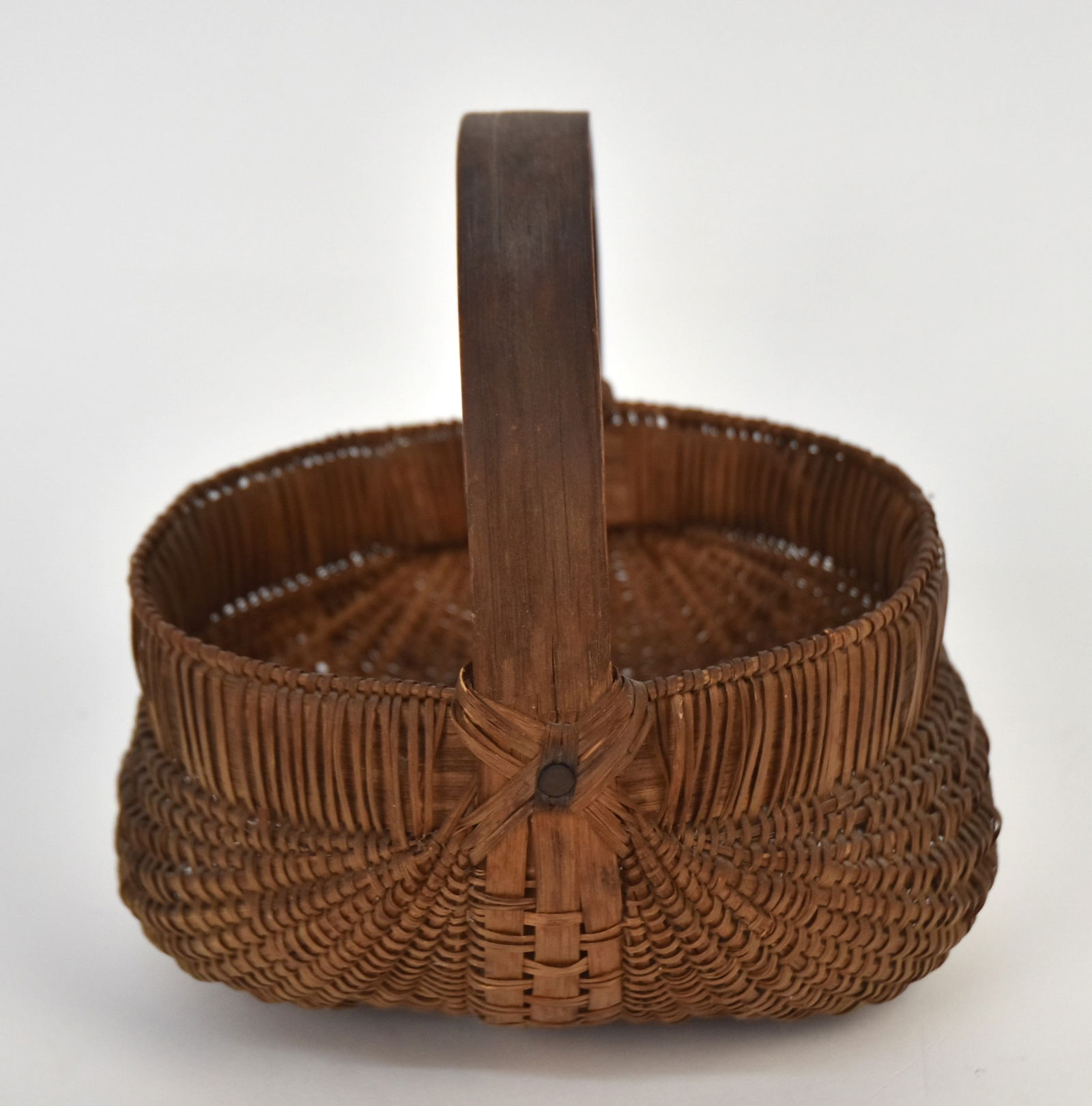 Nice Small Size Split Hickory Buttocks Basket (1 of 4)