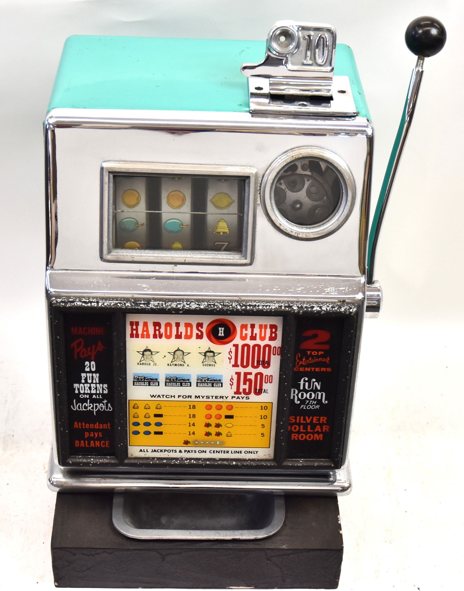 Harolds Club10 Cent Slot Machine (1 of 9)