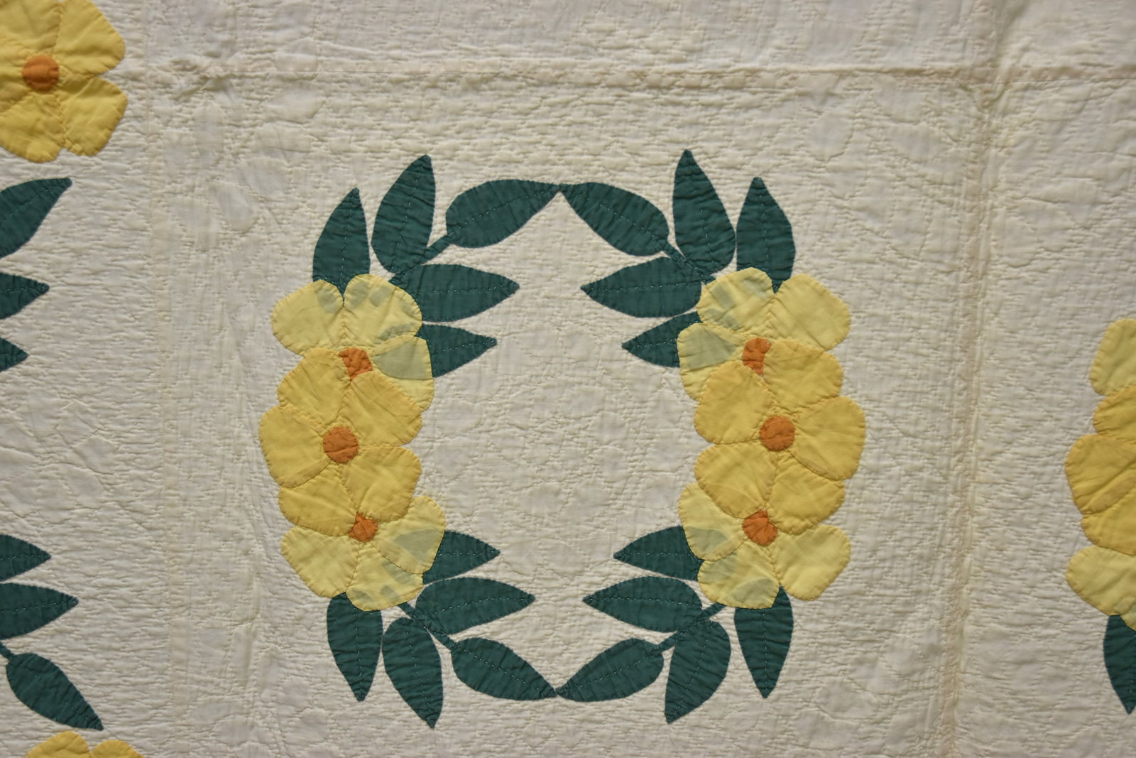 Fine Appliquéd Quilt - 4