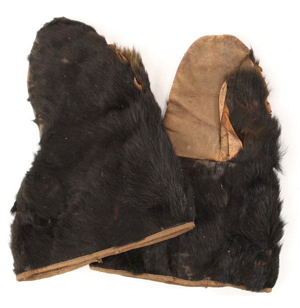 Indian Wars Soldiers Bearskin Mittens (1 of 7)