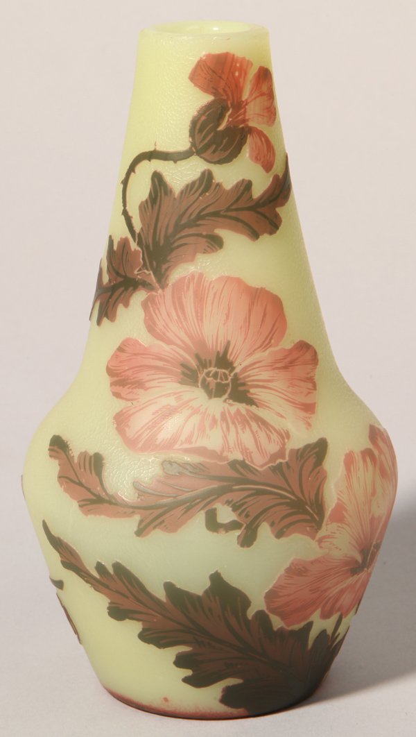 DeVez Cameo Vase (1 of 5)