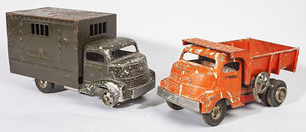TWO SMITH-MILLER TOY TRUCKS (1 of 10)