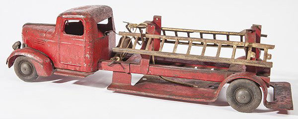 TOY SHEET STEEL FIRE LADDER TRUCK (1 of 8)