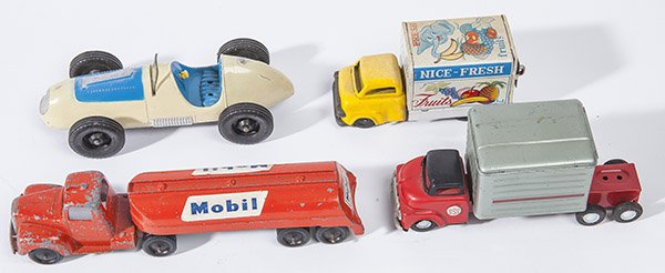 4 TOY VEHICLES (1 of 10)