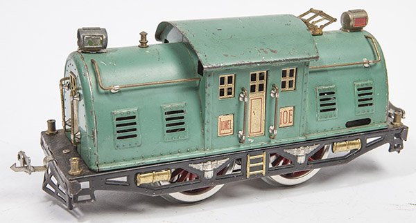 LIONEL STANDARD GAUGE 10E LOCOMOTIVE: in original light green painted finish, 4 x 12 x 5" high.