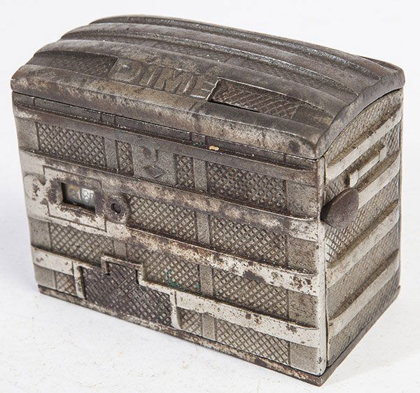 CAST IRON DIME STEAMER TRUNK SAFE BANK (1 of 7)
