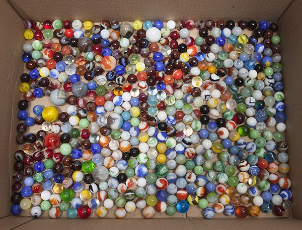 LARGE LOT OF UNSEARCHED MACHINE MADE MARBLES (1 of 5)