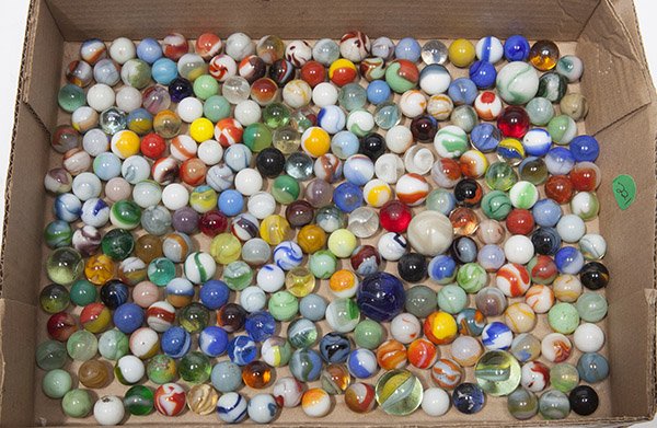 LARGE LOT OF UNSEARCHED MACHINE MADE MARBLES (1 of 5)